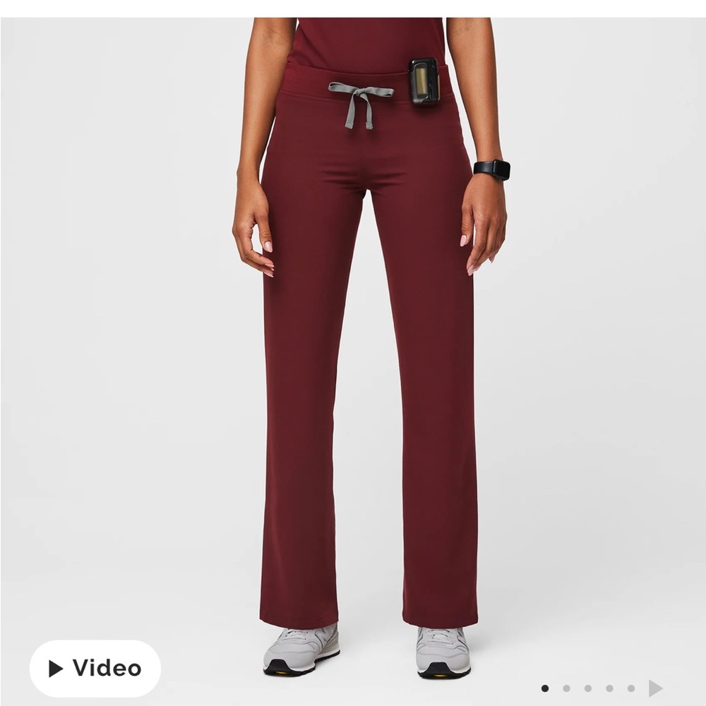 Figs livingston basic burgundy scrub pants
